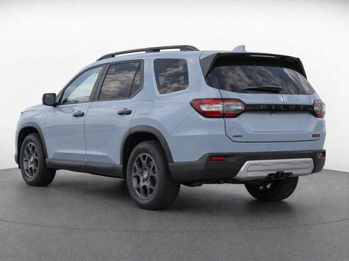 Sonic Gray Pearl 2023 Honda Pilot AWD TrailSport