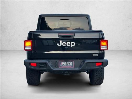 Black Clearcoat 2022 Jeep Gladiator Overland