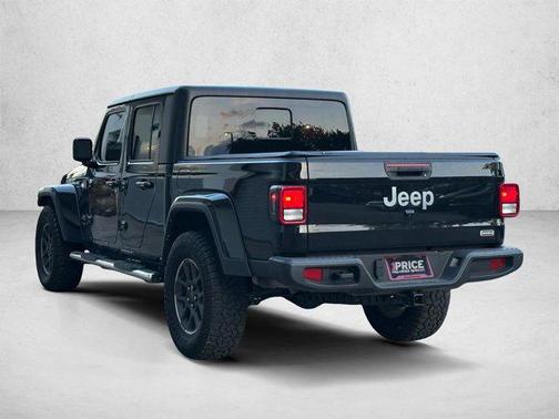 Black Clearcoat 2022 Jeep Gladiator Overland