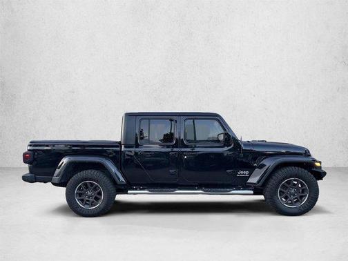 Black Clearcoat 2022 Jeep Gladiator Overland