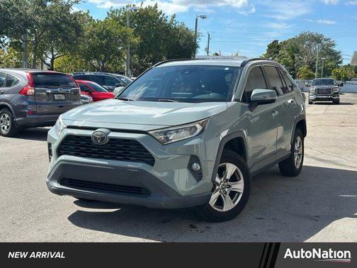 2020 Toyota RAV4 XLE