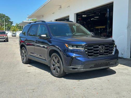 Obsidian Blue Pearl 2024 Honda Pilot Sport