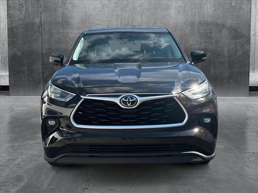 2020 Toyota Highlander LE