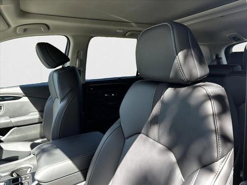 2025 Honda Pilot Touring 8-Passenger