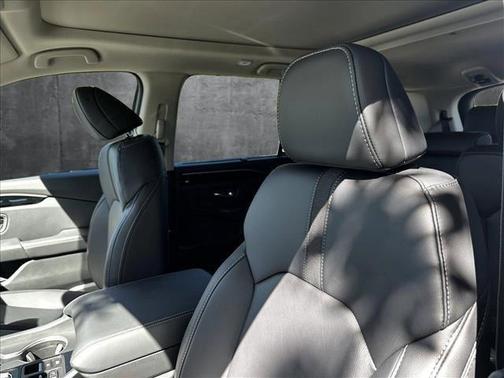 2025 Honda Pilot Touring 8-Passenger