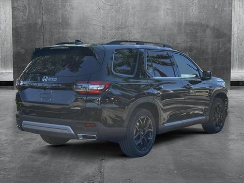 2025 Honda Pilot Touring 8-Passenger