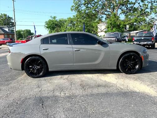 2017 Dodge Charger SE
