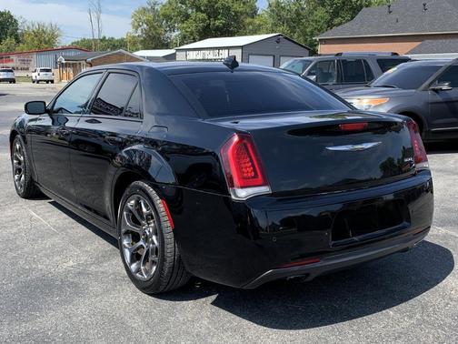 2018 Chrysler 300 S
