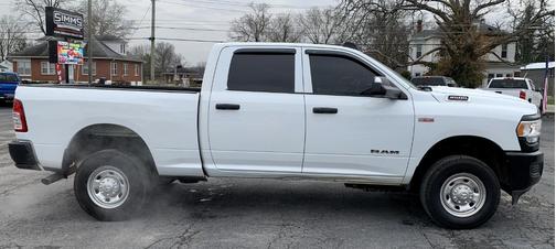 2022 RAM 2500 Tradesman Crew Cab 4x4 6'4' Box