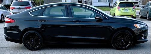Tuxedo Black Metallic 2014 Ford Fusion SE