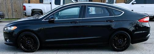 Tuxedo Black Metallic 2014 Ford Fusion SE