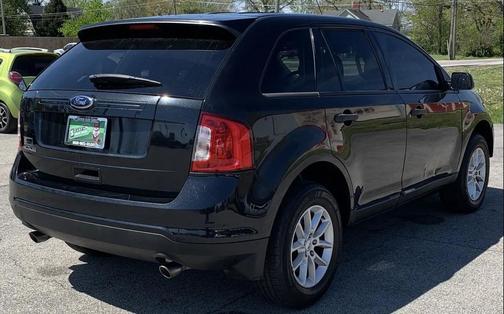 Tuxedo Black Metallic 2014 Ford Edge SE