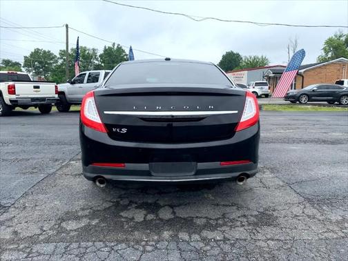 2016 Lincoln MKS Base