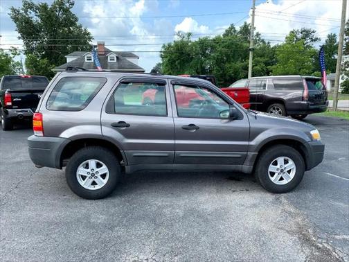 2005 Ford Escape XLS