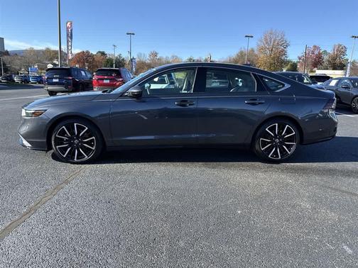 2025 Honda Accord Hybrid 