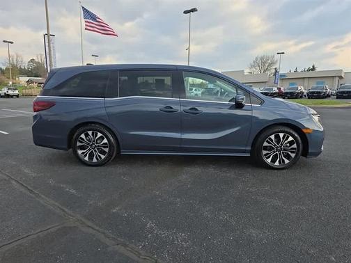 Smoke Blue Pearl 2025 Honda Odyssey