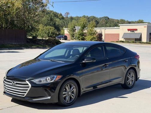 Phantom Black 2018 Hyundai ELANTRA SEL