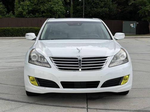 White Satin Pearl 2014 Hyundai Equus Signature