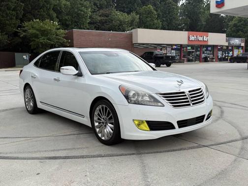 White Satin Pearl 2014 Hyundai Equus Signature