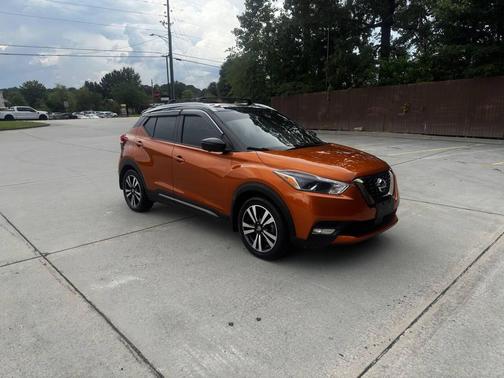 2020 Nissan Kicks SR