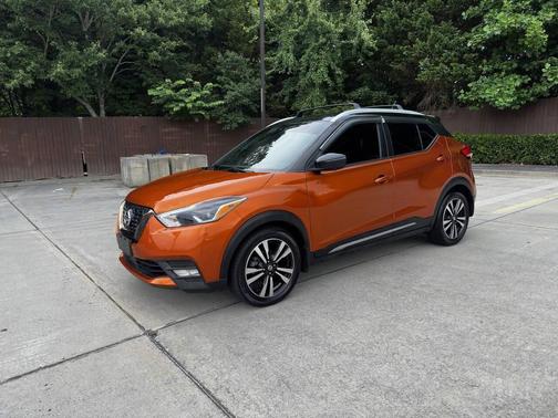 2020 Nissan Kicks SR