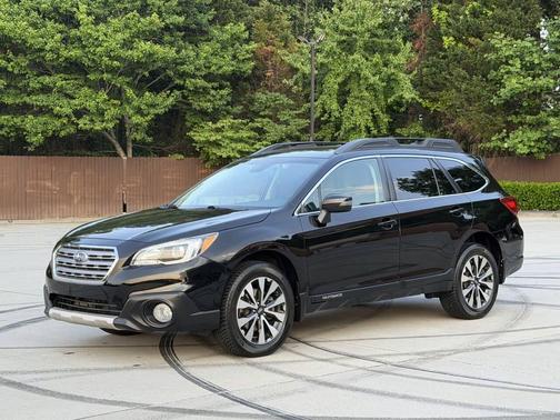 Crystal Black Silica 2017 Subaru Outback 3.6R Limited
