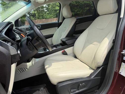 Burgundy Velvet Metallic Tinted Clearcoat 2019 Ford Edge Titanium