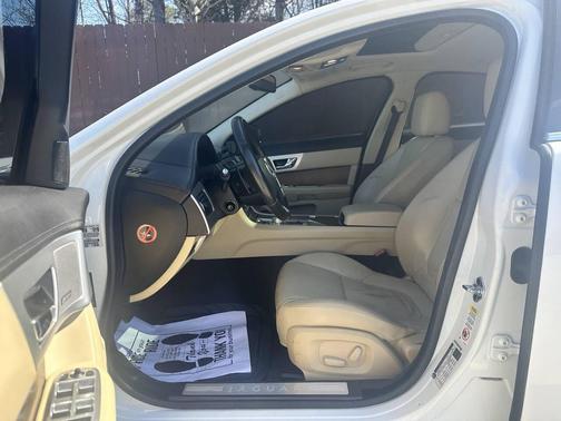 2013 Jaguar XF SC