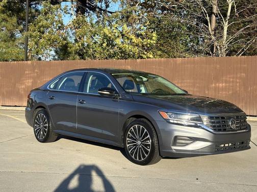 2022 Volkswagen Passat 2.0T Limited Edition