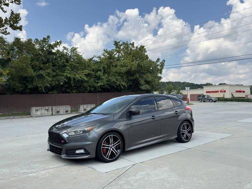 2017 Ford Focus ST 