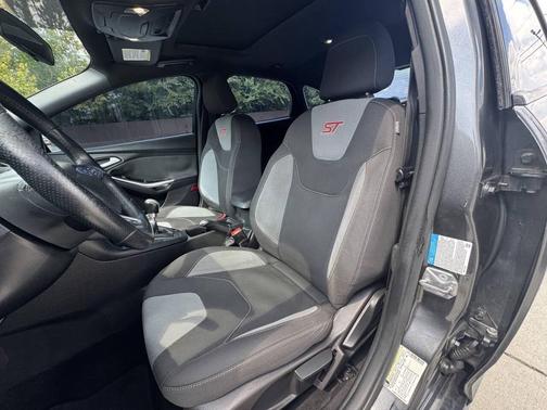 2017 Ford Focus ST 