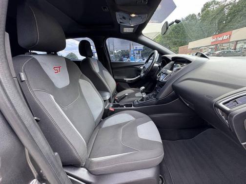 2017 Ford Focus ST 