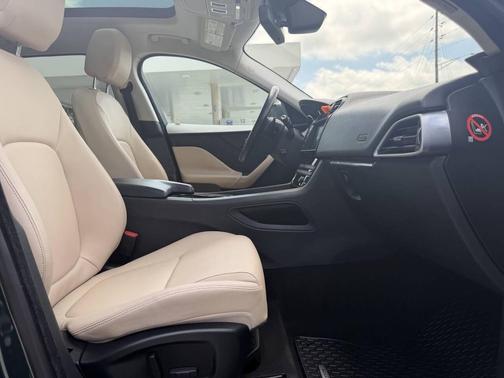 British Racing Green Metallic 2017 Jaguar F-PACE 35t Premium