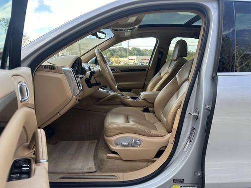 2013 Porsche Cayenne Cayenne