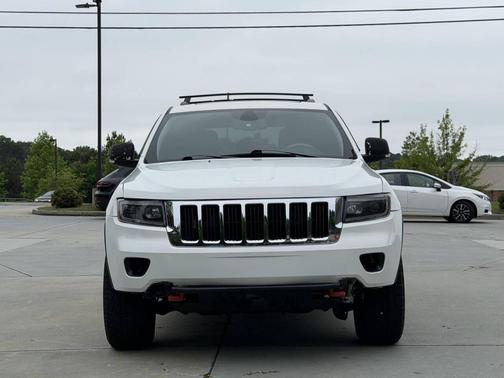 Stone White Clearcoat 2011 Jeep Grand Cherokee Overland