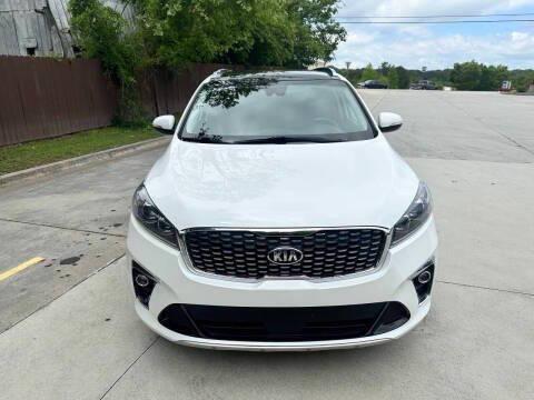 White 2019 Kia Sorento SX