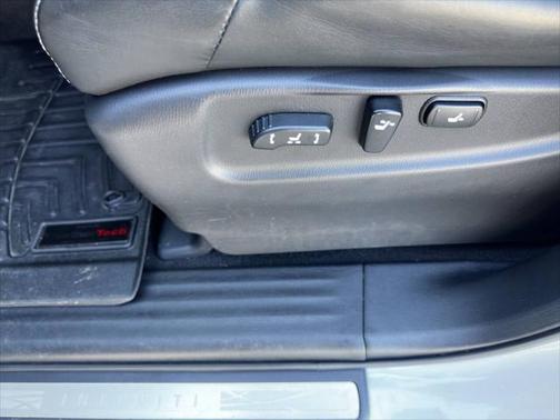 2015 INFINITI QX80 Base