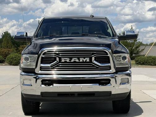 Brilliant Black Crystal Pearlcoat 2018 RAM 2500 Longhorn