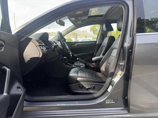 2018 Volkswagen Passat 2.0T SE