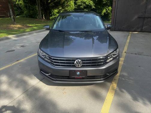 2018 Volkswagen Passat 2.0T SE