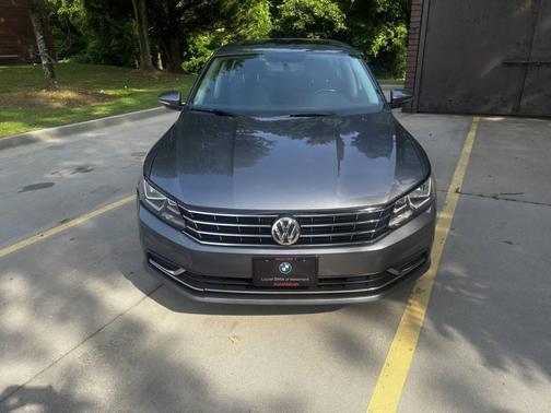 2018 Volkswagen Passat 2.0T SE