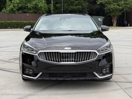 Aurora Black 2017 Kia Cadenza Technology