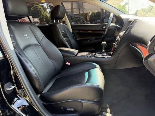 Black 2012 INFINITI G37 Journey