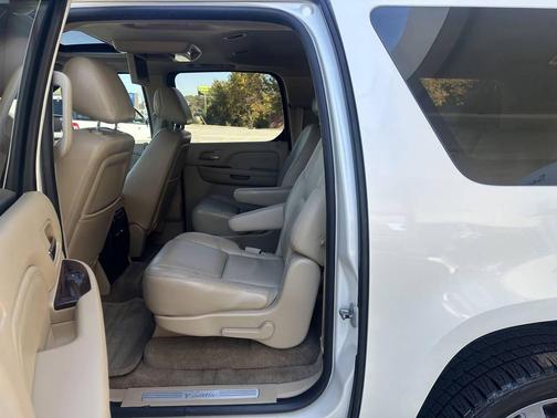 2010 Cadillac Escalade ESV Base