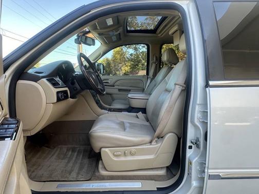 2010 Cadillac Escalade ESV Base