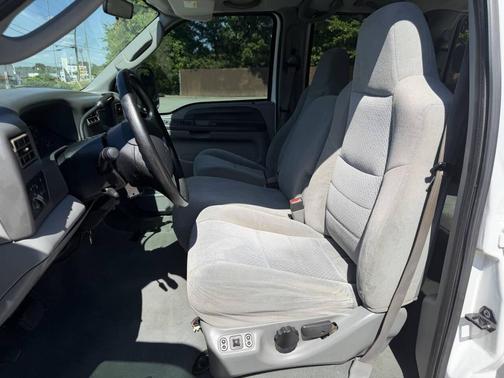 Oxford White Clearcoat 2004 Ford F-250 XLT Crew Cab