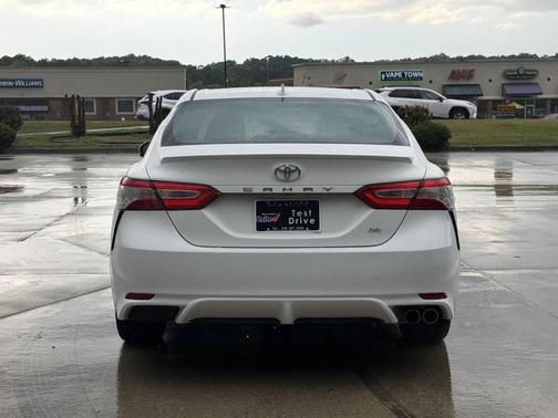 Super White 2020 Toyota Camry SE