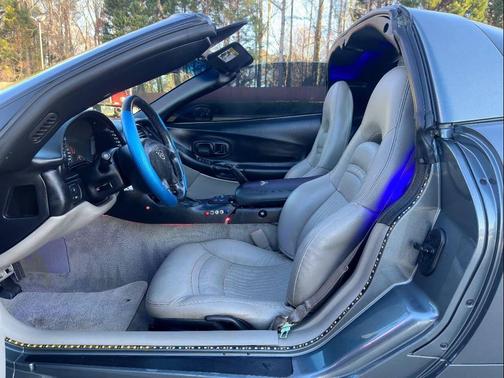 2003 Chevrolet Corvette Base