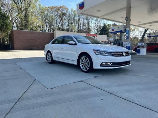 2016 Volkswagen Passat V6 SEL Premium
