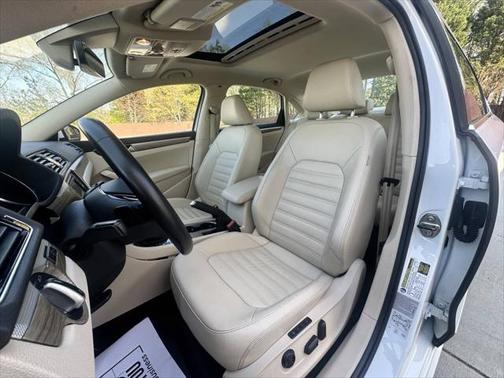 2016 Volkswagen Passat V6 SEL Premium